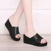 Hausschuhe Echtes Leder Frauen Tragen Sandale Draußen Im Sommer Mode Joker Plattform Strand Sandalen Outdoor Wedges