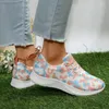 Chaussures décontractées femmes baskets mode bout rond à lacets toile fond épais marche en plein air confortable maille respirant chaussure de tennis