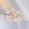 Brosches Blucoome Natural Pearl Bouquet Flower for Women Unisex Beauty Cubic Zirconia Weddings Party Brooch Pins Gifts