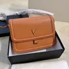 Designerbag kadın moda çantaları klasik flep mini çanta kadınlar düz renkli tek omuz küçük kare çanta metal logo deri diyagonal çapraz zarf stili