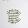 T-shirty 2023 Summer Nowe dzieci w paski z krótkim rękawem 2pcs Zestaw Baby Cotton T koszule + krótkie ubrania garnitur dla niemowlęcia chłopiec słodki niedźwiedź stroje 24328