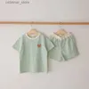 T-shirt 2023 Estate Nuovi Bambini Simpatico Orso Stampa Manica Corta Vestiti Set Bambino T-shirt a righe + Pantaloncini 2 pezzi Vestito di cotone Ragazzi Abiti24328