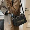 36% KORTING Designer tas 2024 Handtassen Lingge geborduurd garen voor dames Mode Veelzijdig Trendy Eén schouder Klein vierkant Westerse stijl Handheld Crossbody