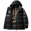 Vestes d'hiver épaisses en duvet d'oie blanche pour hommes en manteaux de duvet Surface brillante Parkas Corée Mâle Noir Or Court Manteaux d'extérieur y90K #