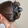 Fermagli per capelli a triangolo di design da donna di lusso per ragazze da donna Marchio per il tempo libero Artiglio per capelli casual Moda Lettere classiche Forcine Haircl3446