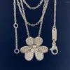 Hänge halsband fashionabla halsband sex-petallblomma inlagda med diamanter utsökta kvinnors ornament reser fritidssemester gåvor