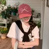 Ball Caps Ins Haftowane łuk baseball kobiety w 2024 wiosny i letni pokaz twarz małe słodkie różowe czapki słoneczne