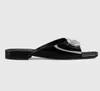 2024SS Kvinnor Crystal-Set Double-G Sandals Shoes Sparkling Hardware Beach Slippers Patent Leather Naken Black Green Slide Flats Flip Flops Lady Walking EU43