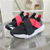 2023 Flex Advance Buty małego dzieciaka Dziecięce Dzieci na świeżym powietrzu Sneakers Boy Trainer Rozmiar 24-35