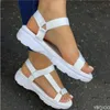 Sandals 2022 Summer New Rainbow Flat Shoes Womens Luxury Designer Outdoor Beach Open H240328MR14