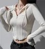 Outono moda cortada hoodies mulheres zip up hoodie coreano moda camisolas com capuz bonito manga longa colheita top sexy curva hem 240328