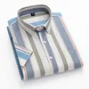 Chemise à rayures décontractée en coton Oxford pour hommes, nouvelle collection, poche plaquée unique, manches courtes, coupe standard, chemises confortables à bout vers le bas, Z5Gm #