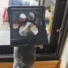 Kota nosiciele do ekranu zwierzaka Łatwa instalacja domu Zamknięta na zewnątrz magnetyczna funkcja samozamykająca solidna dla psów kotów