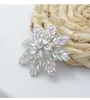 Elegant snowflake shaped brooch, women's sparkling Rhinestone inlaid needle, suit collar, shawl, scarf, badge, clothing accessories