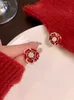 Designer oorbellen Camellia oorbellen, rode studs, kleine geuroorbellen, bruid 2024 nieuwjaar, high-end temperament, retro