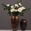 装飾的な花59cmシルクカメリアブランチ人工植物ウェディングパーティーホリデーデコレーション偽の花PO小道具ホーム花瓶の装飾