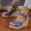 Sandaler kvinnor skor 2023 Hot Selling Buckle Strap Womens Sandaler Summer Fashion Daily New Round Toe Wedge Zapatos H240328