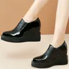 Scarpe casual Sneakers moda Donna Slip On Zeppe in vera pelle Décolleté con plateau vulcanizzato con punta tonda e tacco alto