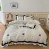 Conjuntos de cama Francês 40s Lavado Textura de Algodão Bordado Oco Lace KingQueen Set Duvet Consolador Capa Cama Folha Equipada Fronhas