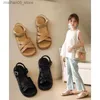 Sandálias As sandálias infantis são adequadas para meninas e crianças.Sandálias de enchimento para meninas e crianças dos 2 aos 8 anos. Sandálias infantis para o verão e sapatos de bebé Q240328