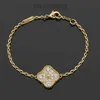 VanClef Armband Jewlery Designer för kvinnor Van Clover Armband Charm Armelets smycken VC Four Leaf Clover Fourleaf Flower Full Diamond Buckle Heart Butterfly G