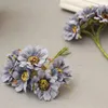 Dekorativa blommor 60st 4 cm konstgjorda krysantemum hantverk blomma för hårkrans presentförpackning av scrapbooking bröllop dekoration siden daisy falsk