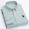 En chemise 100% coton chemise complète pour hommes Smart décontracté rayé chemise unie articles hauts à manches longues vêtements de bureau 240320