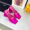 Nieuwste mode damesslippers zwarte zijde vierkante neus Flip flop dikke hakken Mini zomerschoenen 10 cm damessandalen designer hoge hakken fabrieksschoen