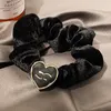 Anello per capelli nero di lusso per intestino crasso, primavera, nuova fascia per fascino vintage, regalo stile casual quotidiano, gioielli per capelli, fascia per capelli classica con logo a cuore