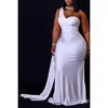 Robe longue blanche élégante à une épaule de grande taille 240322