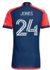 2024 2025 Nowa Anglia Koszulki piłkarskie Rewolucja Vrioni Carles Gil Chancalay Kaye Romney Harkes 24 25 Hot Sale Najwyższej jakości piłka nożna i koszula dla dzieci