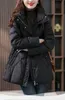 Oryginalny czarny z kapturem wyściełany płaszcz Women 2023 Zima Nowa koreańska konstrukcja Versi poczuj luźny ciepły płaszcz V36S#