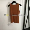 サマーアイスシルクニットベストデザイナー刺繍ニットトップスノースリーブニットティーズ女性クルーネックニットタンクトップ