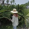 Handgefertigter Damen-Strohhut mit großer, breiter Krempe für Mädchen, hochwertiger natürlicher Bast-Panama-Strandstrohhut, Urlaubssonnenhut 240325