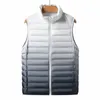 ultra leve para baixo coletes homens 90% pato branco para baixo gradiente coletes de inverno fi portátil sleevel colete homme quente parkas 379d #