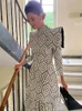 Modefrauen gedruckt Langarm Urlaub Maxi Kleid Frauen elegante Hochkragen Taillenkleider 2024 Damen Holiday Robe 240323