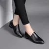 Mocassins en cuir à col blanc pour femmes, chaussures décontractées, à la mode, simples, pointus, talon épais, confortables et respirants, 2024