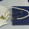 Collana di gioielli Swarovski Versione alta Collana con orsetto spirituale Collana da donna con diamanti pieni Elemento di perla femminile Collare con orsetto da donna