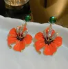 Charm Kore tarzı turuncu emaye çiçekleri kadınlar için damla küpe kızlar yeşil kristal sallanan küpeler parti mücevherleri y240328