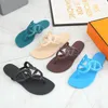 Designer Slippers Fashionable foot clippers for women versatile summer leisure travel outdoor wear and home flip flops DG78