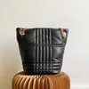 Bolso de mano de cuero real Bolso de cubo de diseñador de lujo Bolso de calidad de espejo Bolso Negro Marrón Suave Piel de cordero Señora Bolsos cruzados medianos Monedero de moda