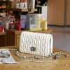 Petit sac carré en cuir véritable pour femmes, Texture, chaîne de perles, diamant, bandoulière, style occidental plissé, tendance, 2024