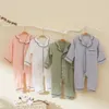Muslin baby sömnkläder född pyjamas bomull romper för flickor pojkar fritid bär barn pyjamas spädbarn kläder småbarn jumpsuits 240325