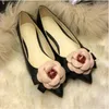 Sweet Women Flats Shoes Single Brand Style Women Shoes Casual Flowers Camellia Colours Mixed Giopla Sconneta Scarpe Flat Show Scheda Singola