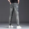 Jeunes Slim Fit Stretch Pantalon droit Biker Jeans Streetwear Persality Zipper Couture Broderie Pantalon en denim pour hommes à la mode e4v3 #