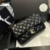 Tygväska Designer Channelies 2024 Läder mångsidig CF Caviar Sheep Light Luxury Leather Wind Lingge Crossbody Bag Single Shoulder Chain Bag