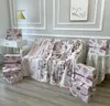Marka mody lekkiej Coral Fleece duże marki klasyczny styl flanelowy koc sofa sofa Cover Cover koce hurtowe