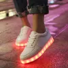 Casual Schuhe Unisex Led Größe 35-46 Mode Paar Leuchtende Turnschuhe Lichter Für Kinder Jungen Mädchen Männer Frauen Glowing schuh Schwarz Weiß