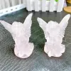 Skulpturer 8.5 cm Natural Rose Quartz Gemstone Crystal Carving Angel Crafts Lucky Healing Reiki Home Decoration Gift 1st