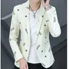 2023 Spring Bee Letter Print Men Blazers Slim Fit Casual Busin Suit Jacket Högkvalitativ Streetwear Social Blazer Masculino G8sn#